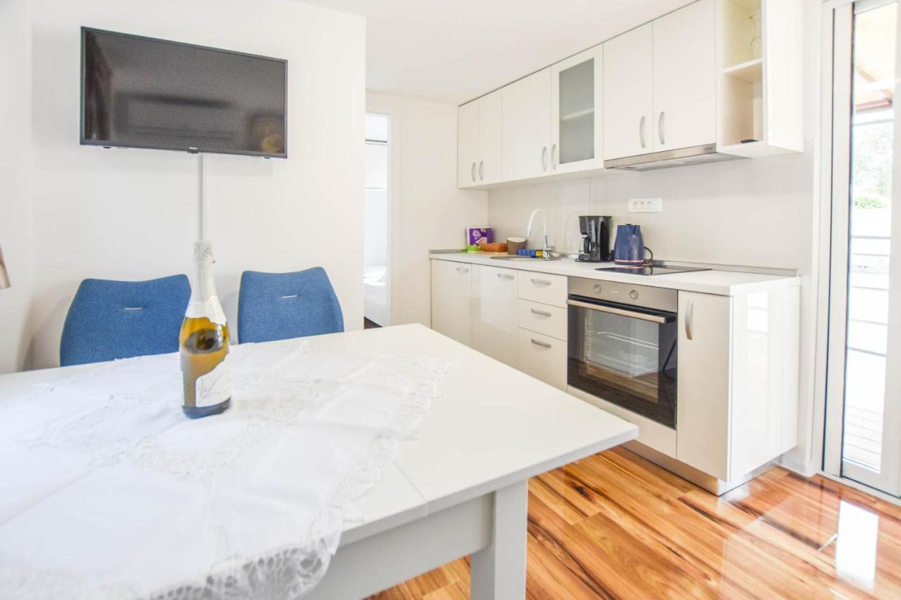 Mobile Home Dandelion Biograd Na Moru Luaran gambar