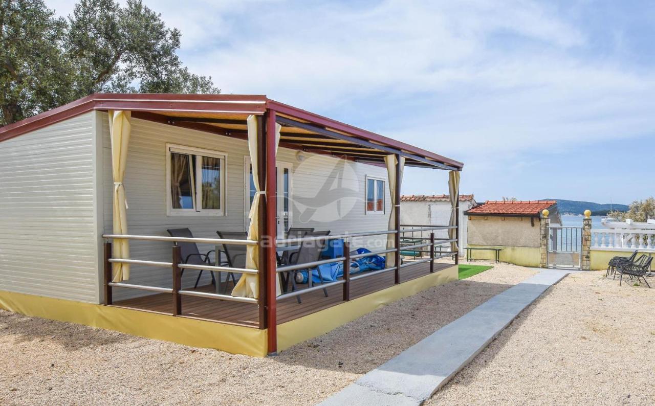 Mobile Home Dandelion Biograd Na Moru Luaran gambar