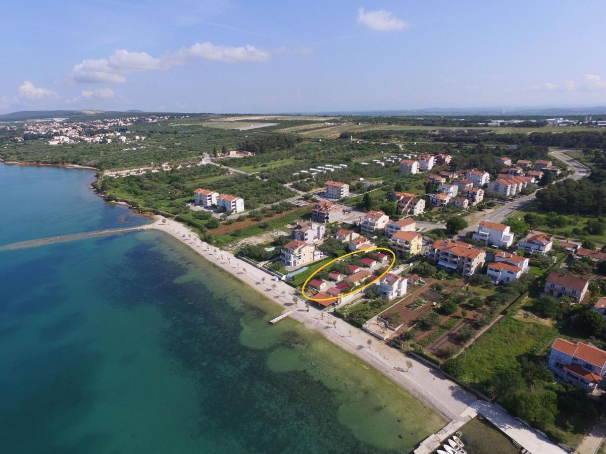 Mobile Home Dandelion Biograd Na Moru Luaran gambar