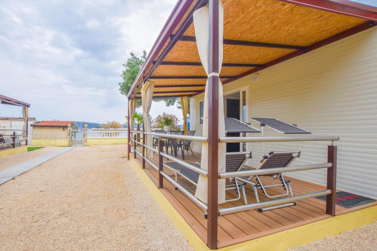 Mobile Home Dandelion Biograd Na Moru Luaran gambar