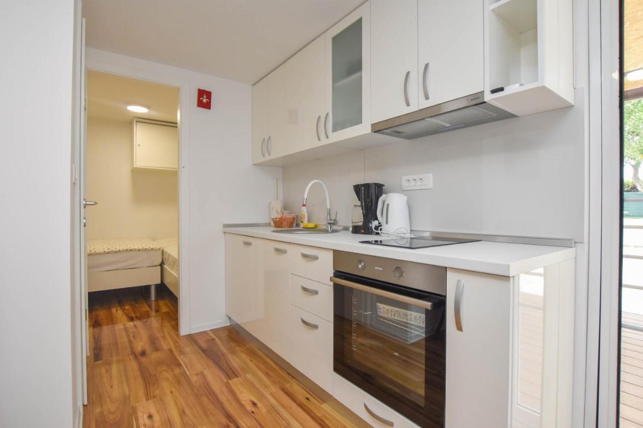 Mobile Home Dandelion Biograd Na Moru Luaran gambar