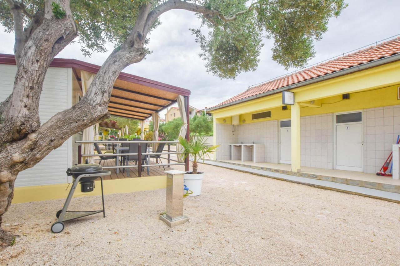 Mobile Home Dandelion Biograd Na Moru Luaran gambar