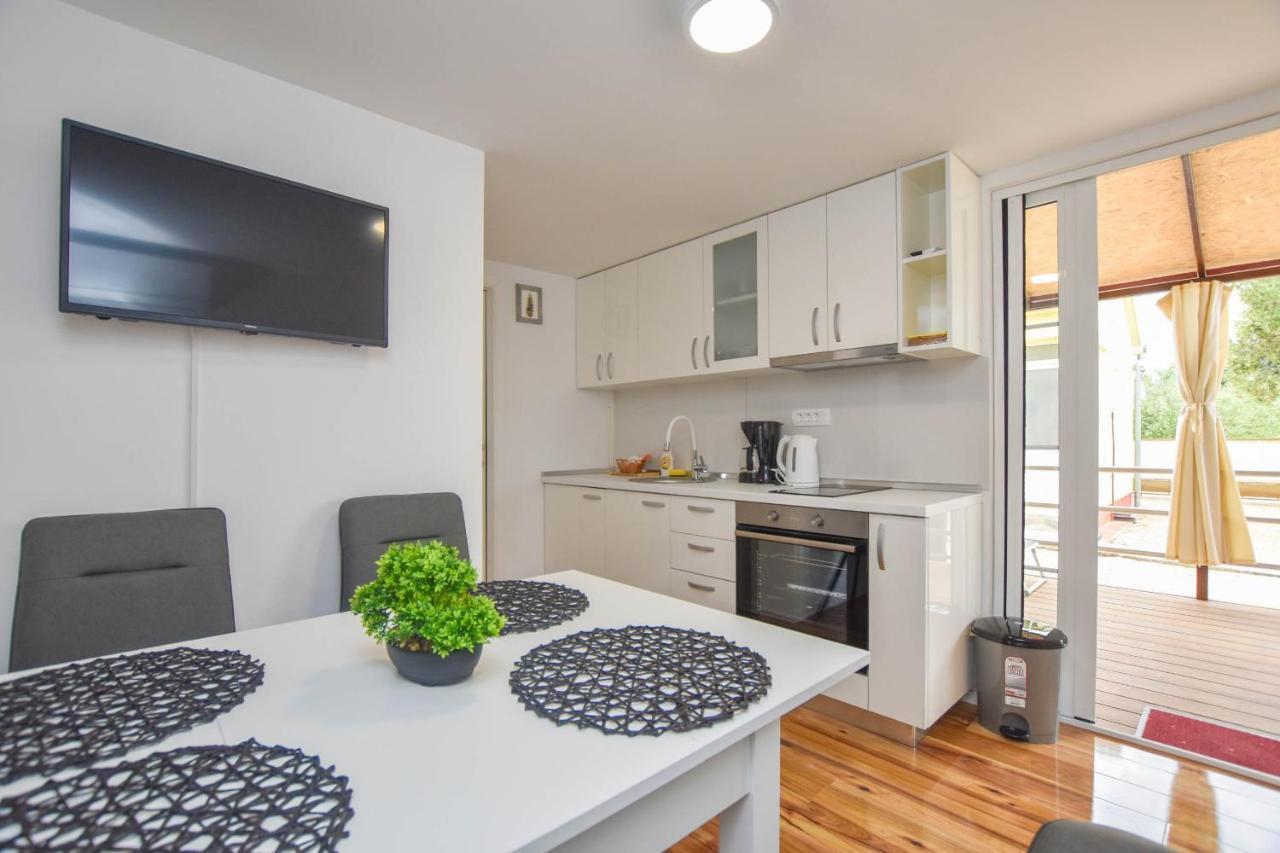 Mobile Home Dandelion Biograd Na Moru Luaran gambar