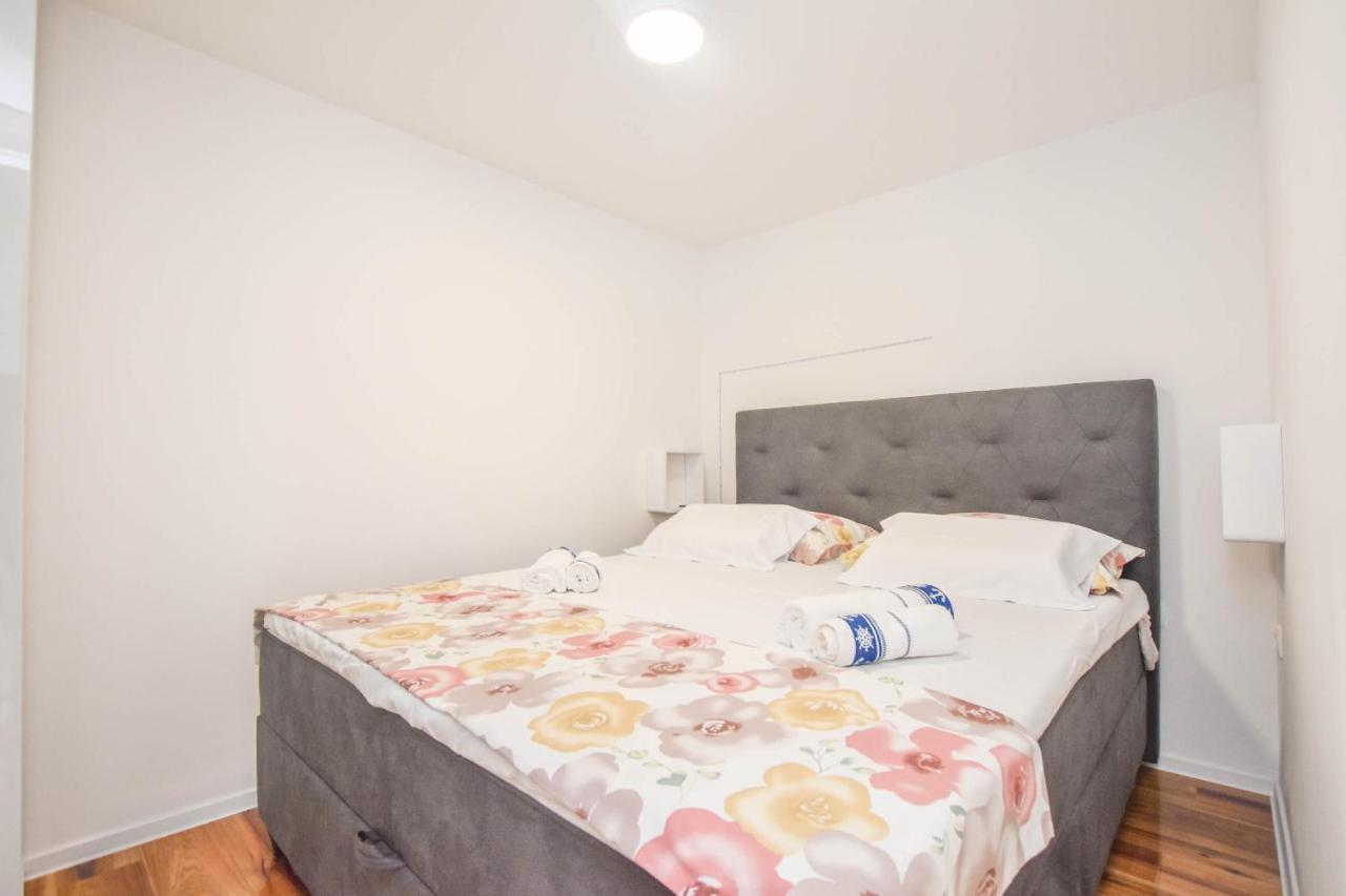 Mobile Home Dandelion Biograd Na Moru Luaran gambar